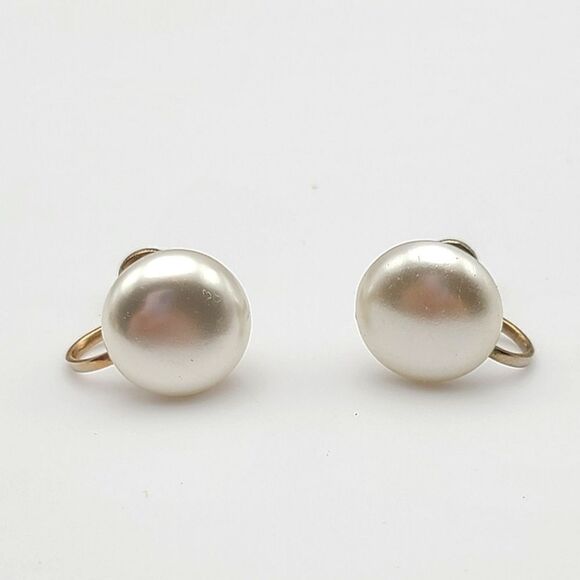 Vintage Faux Pearl screw back earrings - Picture 1 of 3